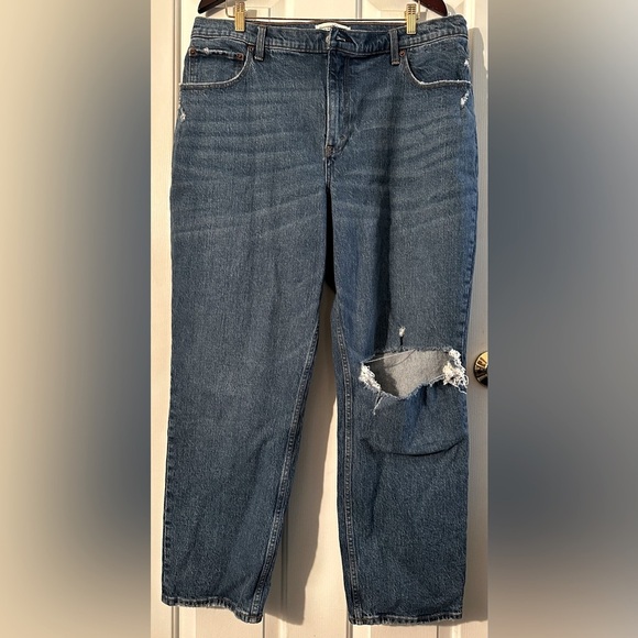 NWOT ABERCROMBIE & FITCH 34 The 90’s Straight Ultra High Rise CURVE LOVE Destroy - Picture 1 of 12
